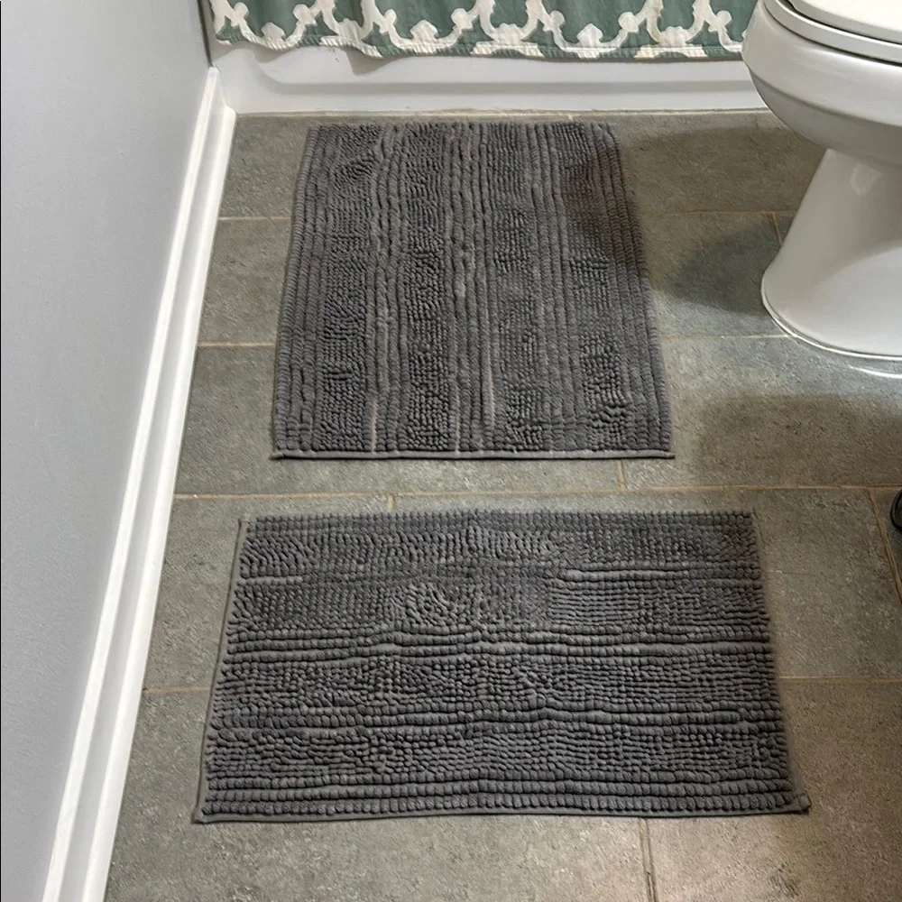Gray Bath Mat Set